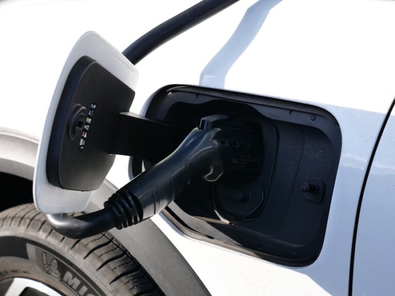 solid-state battery EV fast charging - 中国科学院が新型全固体電池発表!エネルギー密度2倍、3分充電でEV革命へ