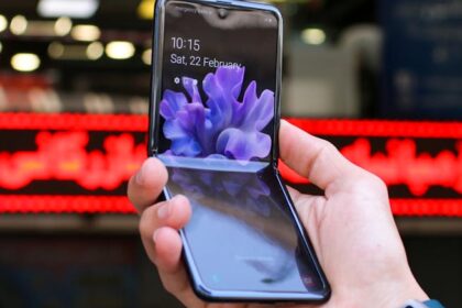folding smartphone unfolded phone screen - 「Galaxy Z Fold 8 Wide」7/22発表か！横折れ大画面と世界最軽量に期待