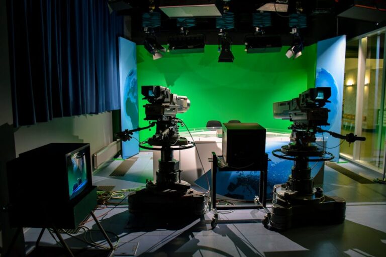 World Cup broadcast Sports media deal - 中国中央テレビがW杯放映権更新！巨額取引の裏側