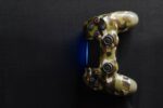gaming controller frustrated gamer - PvPゲームの勝率50%問題？「見えざる手」によるバランス調整がもたらす不満