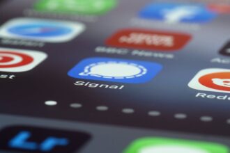 encrypted messaging app mobile map app - iOS 26.5登場！RCS暗号化とマップ進化、欧州対応も詳解