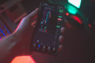 Apple devices price increase AI pricing strategy - Apple製品に値上げの波、MacとiPadは最大20%上昇、iPhoneの動向とAI時代の価格戦略