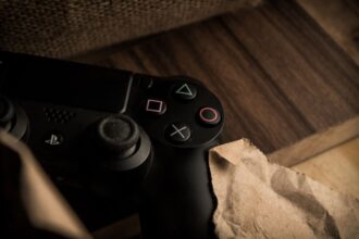 PS5 controller PC gaming setup - ソニーがPC移植縮小へ?PS5独占タイトル戦略の行方にゲーマー激論