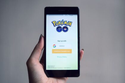 Minigame user interface Playing mobile game - ミニゲームは次なるステージへ？中国発の進化がゲーム業界を変える可能性