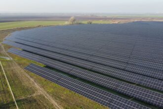 AI power grid Smart solar farm - ファーウェイが描く新世代電力システム:AIとスマートPVで実現する未来