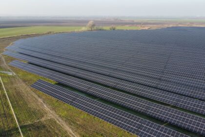 AI power grid Smart solar farm - ファーウェイが描く新世代電力システム：AIとスマートPVで実現する未来