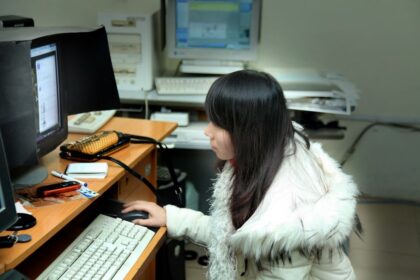 slacking off at work chinese tech office - 中国テック大手の“サボり”文化? エリート大学生が外注社員で見た現実