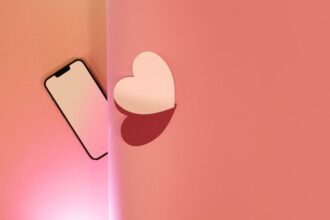 S-shaped foldable phone multi-fold smartphone - Huawei、S字型3つ折りスマホ特許公開!未来を拓く新デザイン