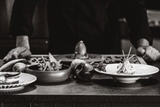 Comical Chef Gourmet Dish Presentation - 周星馳『食神』がショートドラマで復活！名作は現代にどう蘇る？