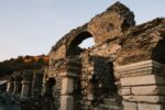Lara Croft, ancient ruins - 『トゥームレイダー』IP終焉か？新作評価と未来のララ像に揺れるシリーズ