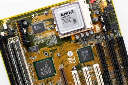 vintage computer Windows 11 old motherboard - DDR1とAGPでWindows 11が安定稼働！レガシーPC復活の奇跡