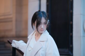 Miu Miu fashion shoot Young Asian fashion - Z世代の注目女優・趙今麦（チャオ・ジンマイ）Miu Miuで見せる新たな魅力