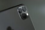 curved glass iPhone advanced microchip - iPhoneの未来が激変？20周年モデルは4曲面ガラス、2028年には1.4nmチップ搭載か
