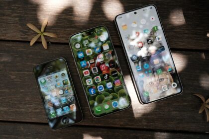 smartphone cluster, repurposed smartphone - Googleと大学が連携！古いPixelが低コスト計算クラスターに変身、教育・研究に新風
