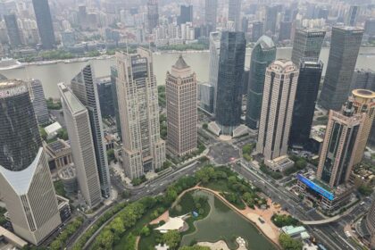Chinese financial district Global finance - 中国金融大手「国泰海通」、国際事業強化へ90億元増資と国内再編