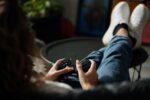 Gaming day off Employee playing video game - 夢のような措置！『GTA6』発売日に会社が全業務停止を発表