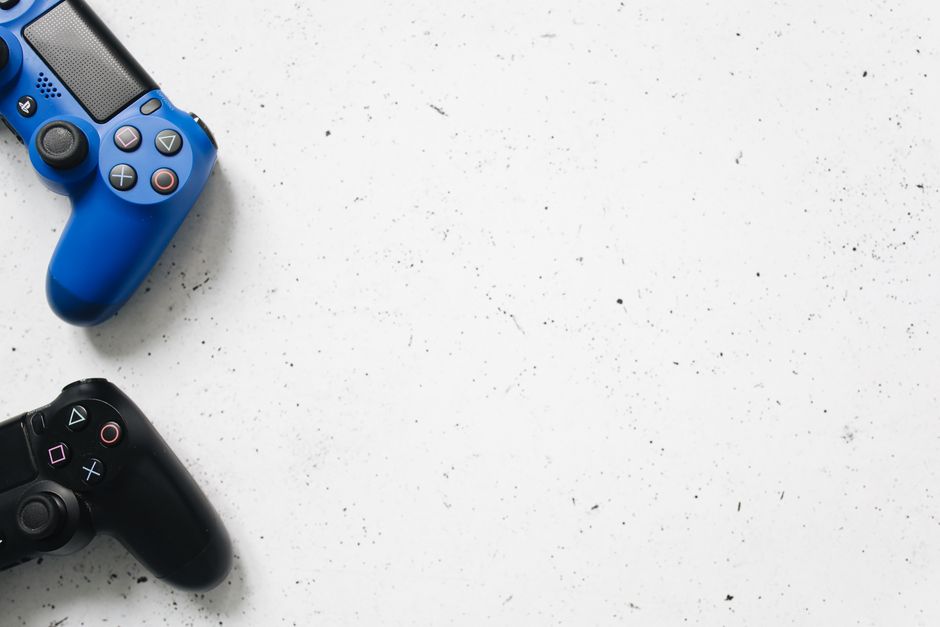 video game controller game console - 任天堂vs. GTA6予約日！ゲーム界の歴史的激突か