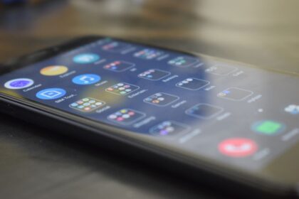 China mobile phone, Dissatisfied smartphone user - 中国キャリア、お得プランはなぜ既存ユーザーに冷たい？