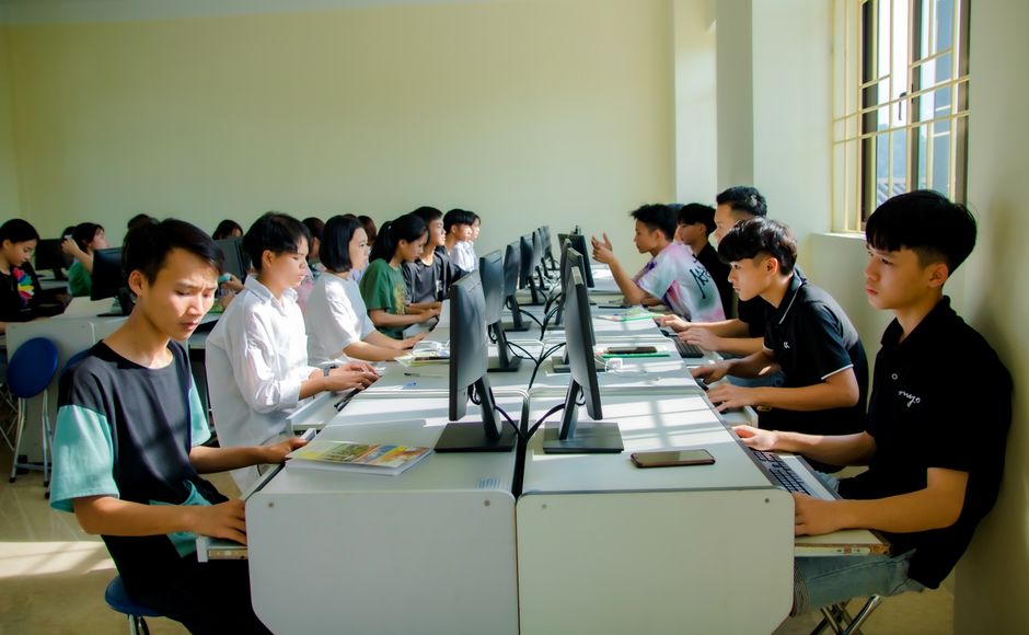 High school students coding Student innovation contest - ファーウェイ「HarmonyOS高校イノベーションコンテスト」始動！ゼロから参加OK、エコシステム拡大へ