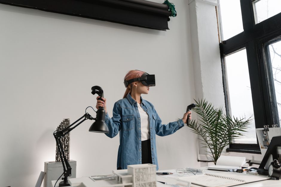AI business transformation futuristic AI office - アリババDingTalk、CEO交代でAI戦略へ大転換！効率重視の新時代へ