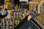 Chinese electronics factory semiconductor chip manufacturing - 中国電子産業が熱い！機関投資家の集中調査で関連株平均19%高騰