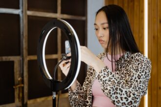 Chinese live streamer - 中国人気ブロガー陳震、活動再開へ！脱税で96万減、今後は「穏和」路線に