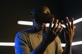 AI game developer Futuristic game design - AI×UGCゲーム市場：中国「ゲーム日報」評価から見る個人クリエイターの未来