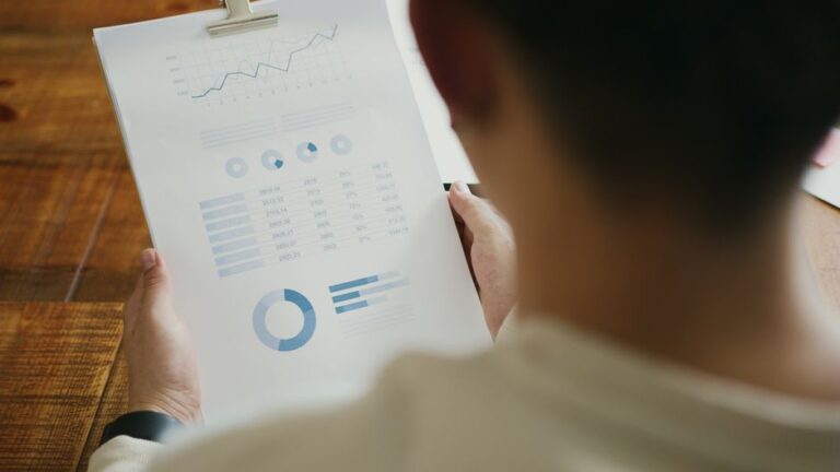 Organizational chart restructuring Tech company strategy meeting - BYDが大規模組織改革！子ブランド独立採算制へ、開発体制も刷新か