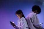 AI learning on smartphone Young person using smartphone - Huawei nova 16シリーズ発表!若者向けデザインとAI学習支援の融合