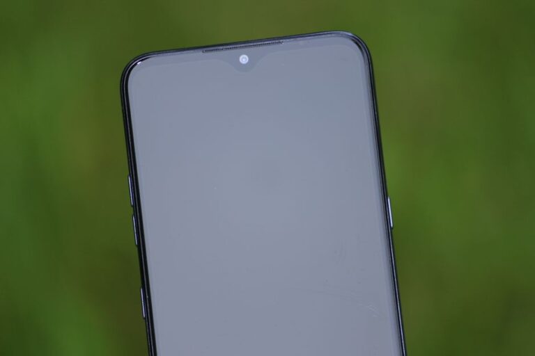 smartphone camera realistic smartphone display - Huaweiのフラッグシップ技術が中価格帯へ!「鴻蒙原生レンズ」で「見たままの色」をスマホに
