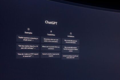Xiaomi smart speaker AI assistant interface - Xiaomi、スマートデバイスのAI音声大幅強化！「小愛同学」が超進化