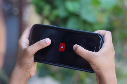 smartphone video player video app screen - スマホ動画プレイヤー徹底比較！Apple/Androidで選ぶ最適な一本