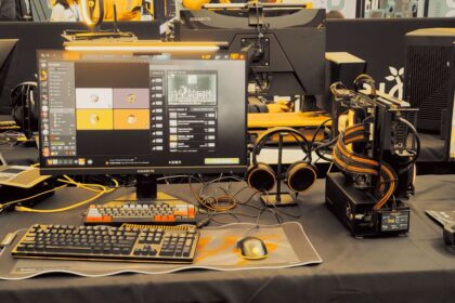 eSports street event Chinese eSports fans - eスポーツ世界大会が街に溶け込む！武漢イベントで感じた熱狂と人の繋がり
