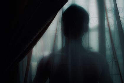 Hidden hero silhouette Avengers secret character - MCU『アベンジャーズ5』最新予告に疑惑!隠された重要ヒーローの存在か?