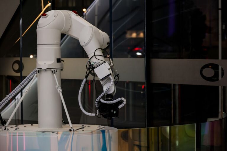 robot brain, robot arm control - 中国LingBot、ロボット脳「Full-Stack Brain 2.0」発表!空間認識・操作制御を革新