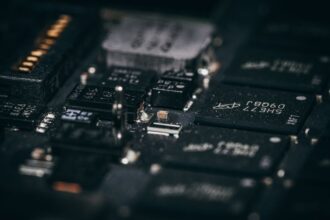 PCB AI chip - 中国PCB大手生益科技、AI需要で株価V字回復の舞台裏