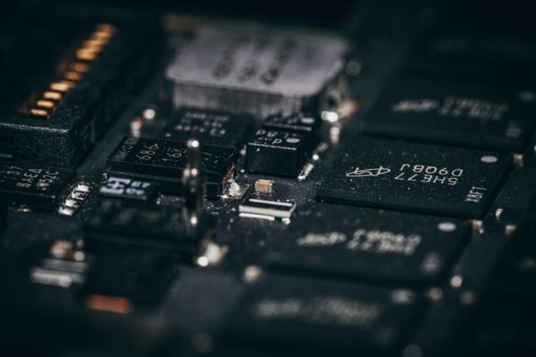 PCB AI chip - 中国PCB大手生益科技、AI需要で株価V字回復の舞台裏