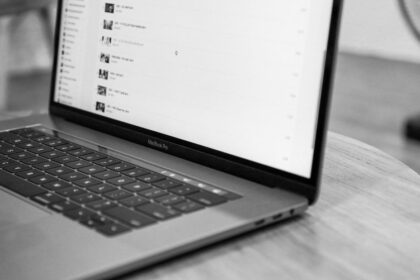 MacBook Pro AI - Apple Mac、AI需要で大規模刷新へ！M6チップ搭載MacBook Proや新型iMacに期待