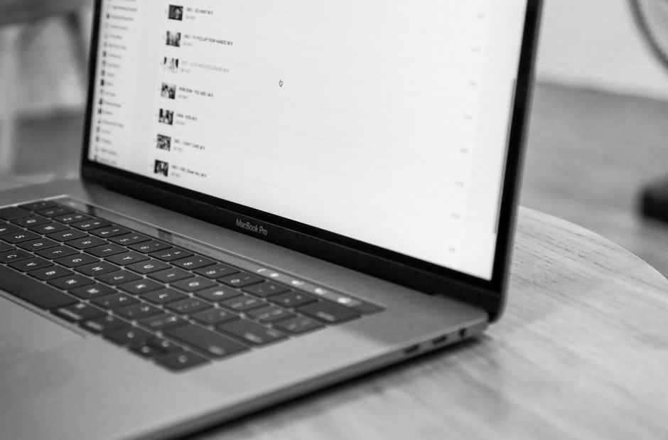MacBook Pro AI - Apple Mac、AI需要で大規模刷新へ！M6チップ搭載MacBook Proや新型iMacに期待