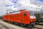 catenary train train roof high voltage - 列車屋根で2万5000V高圧線に接触！インドで起きた衝撃の感電事故