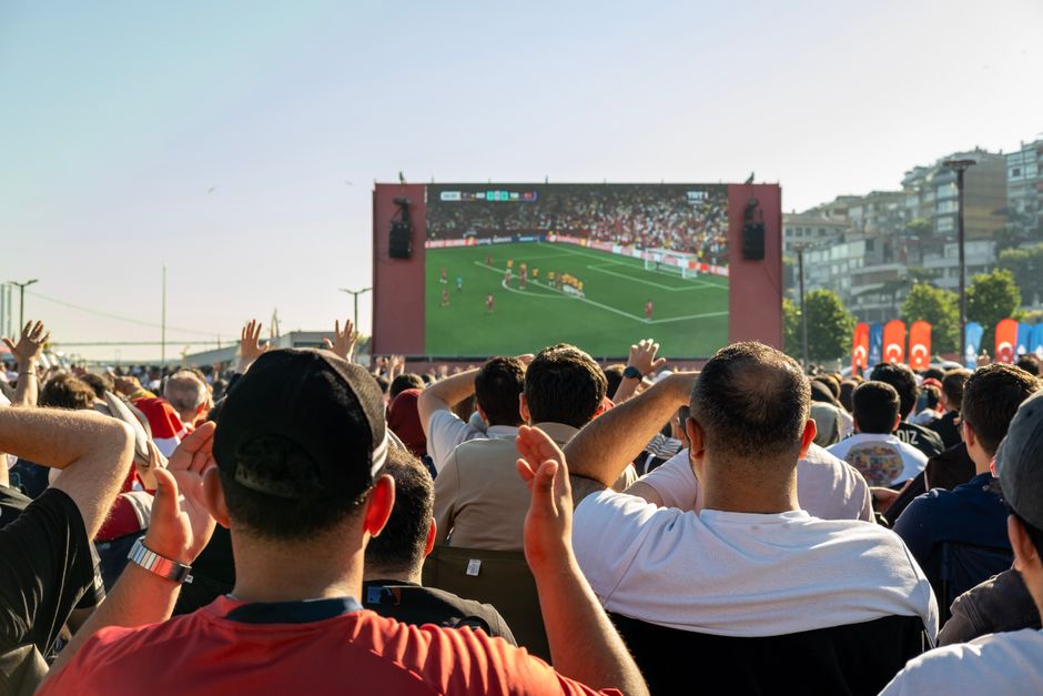 AI soccer analysis screen - 2026W杯、AIが支える激闘！C.ロナウド引退の舞台裏でLenovo AIが輝く