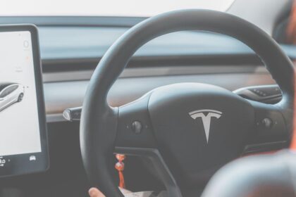 Tesla Model 3 Tesla Model Y - テスラ2026年Q2決算速報：納車台数48万台、Model 3/Yが97%を占める