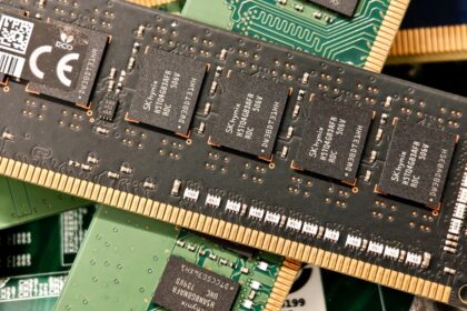 GPU Semiconductor chip - AMD次世代GPU「RDNA 5」全貌判明！常識破りのLPDDR5X搭載モデルで「Zen時代」到来か？