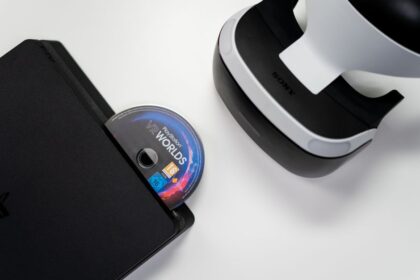 PlayStation console, Game disc - ソニーPS物理ディスク廃止で炎上！内部告発で判明した「傲慢戦略」