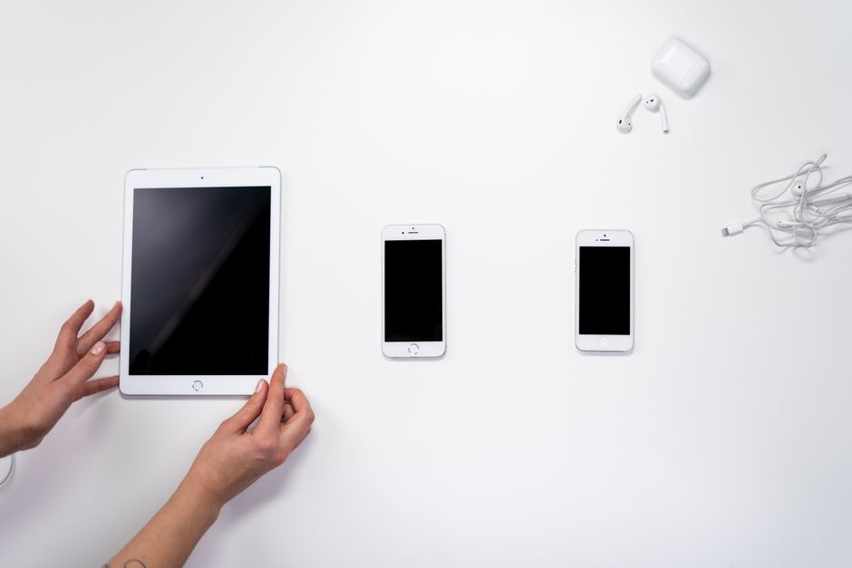 foldable iPhone folding screen - iPhone Ultra、ついに「折り目問題」克服か？ Appleとサムスン異例の協力で9月発表へ