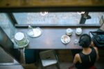 Chinese coffee shop Modern coffee shop interior - 中国「ラッキンコーヒー」が万店舗達成後、戦略転換!品質・ブランド重視へ