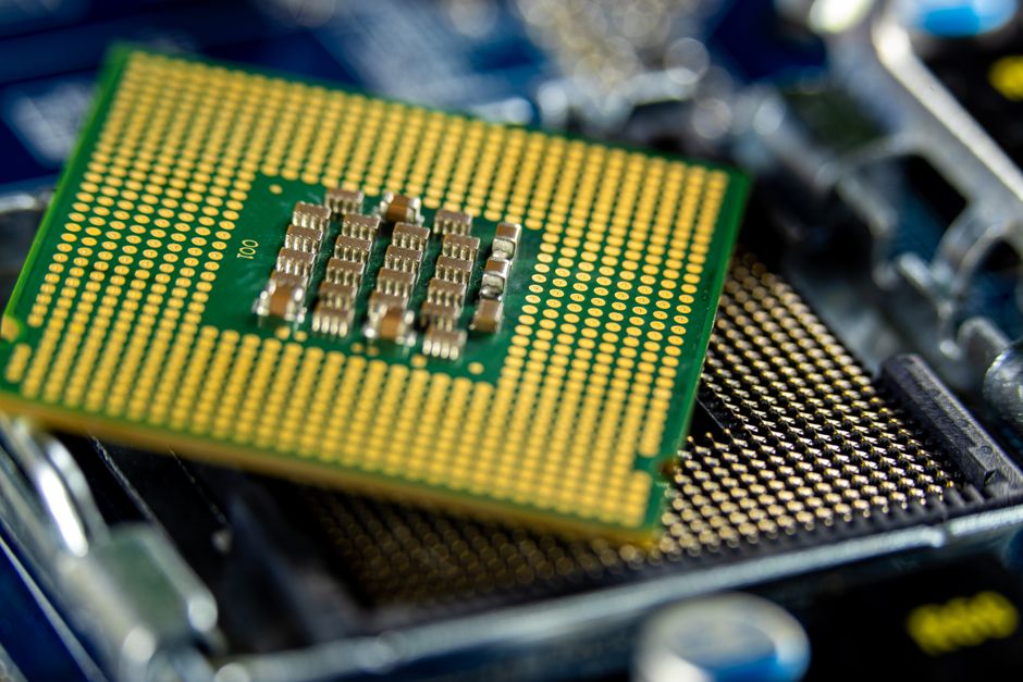 semiconductor chip, optical lens - 中国半導体大手、光学材料企業を買収！「借り殻上場」とA株＋H株戦略か
