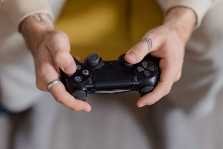 PlayStation game disc Online astroturfing - ソニー、実体ディスク廃止で「水軍」疑惑?中国発の衝撃リーク