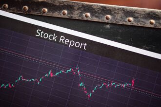 stock market frenzy, gambling stock market - 中国A株市場、「実験用サル」が投機熱点火!非合理な連想が株価を動かす