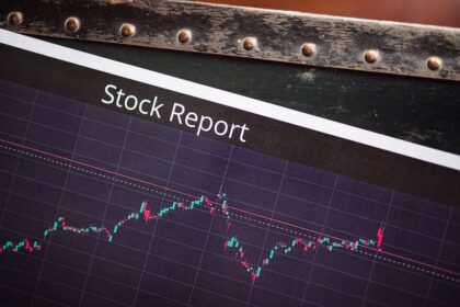 stock market frenzy, gambling stock market - 中国A株市場、「実験用サル」が投機熱点火！非合理な連想が株価を動かす
